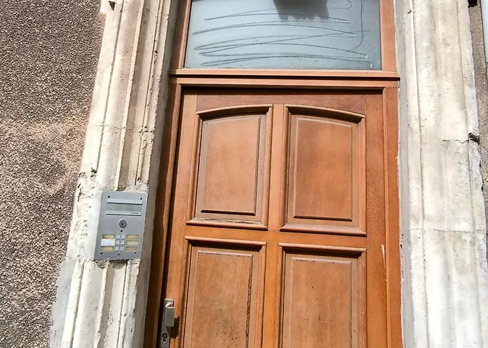 Chaleureux Dans Le Centre De *